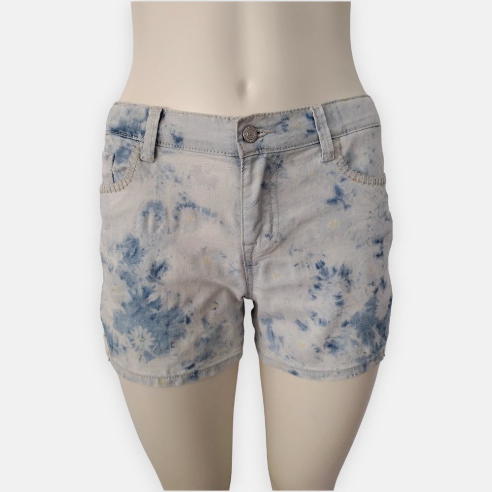 LEI Chelsea Low Rise Tie Dye Daisy Print Denim Shorts